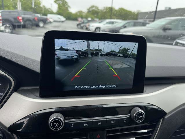 Used 2022 Ford Escape SE w/ SE Sport Appearance Package image 10