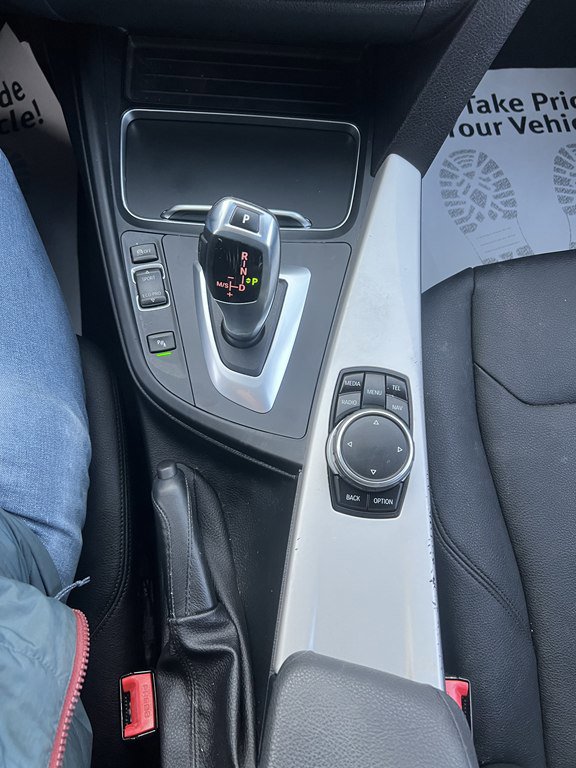 Used 2016 BMW 320i xDrive Sedan image 21