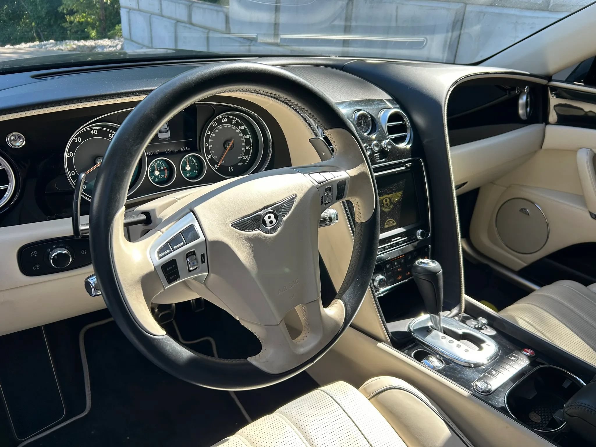 Used 2015 Bentley Flying Spur V8 AWD/4WD image 3