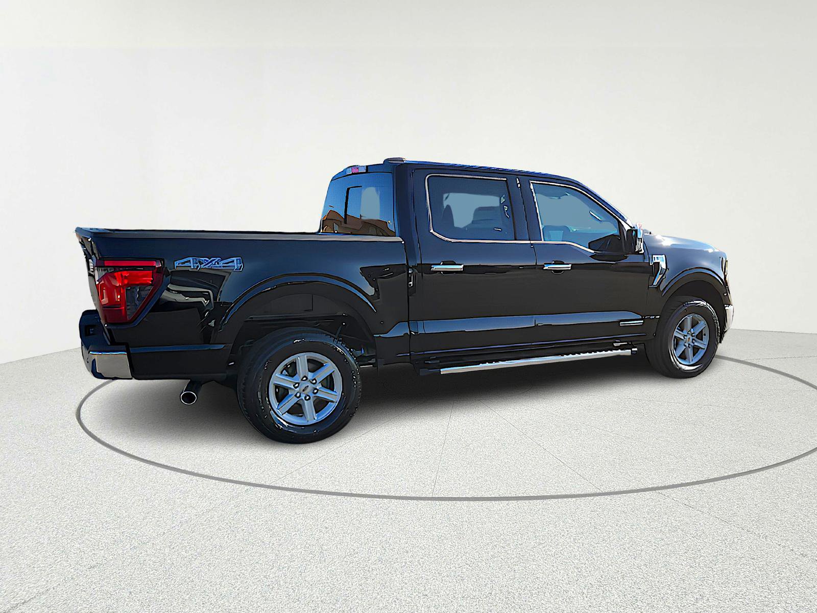 New 2025 Ford F150 XLT w/ Equipment Group 302A MID image 7