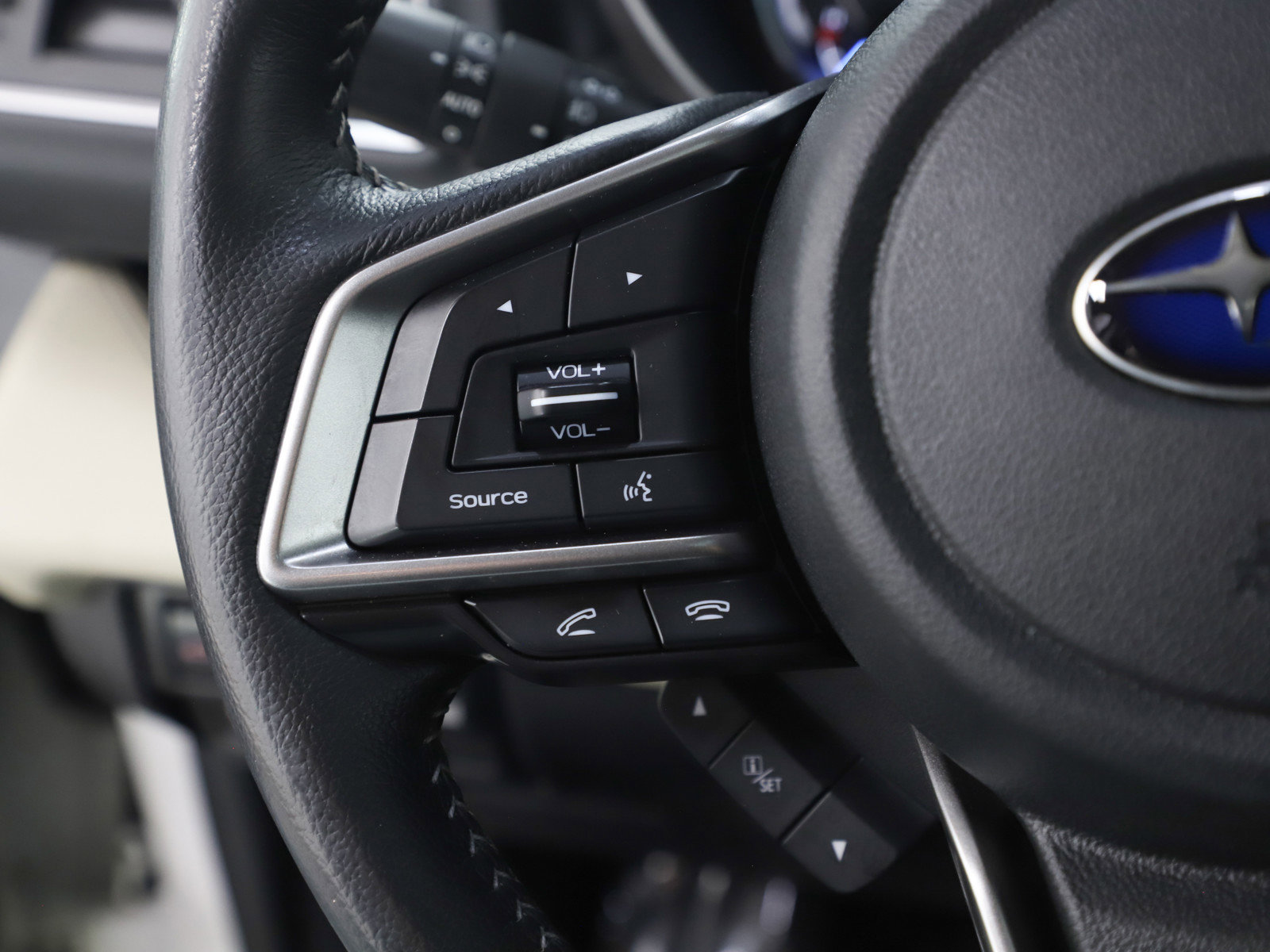 Used 2020 Subaru Ascent Limited w/ Technology Package image 31