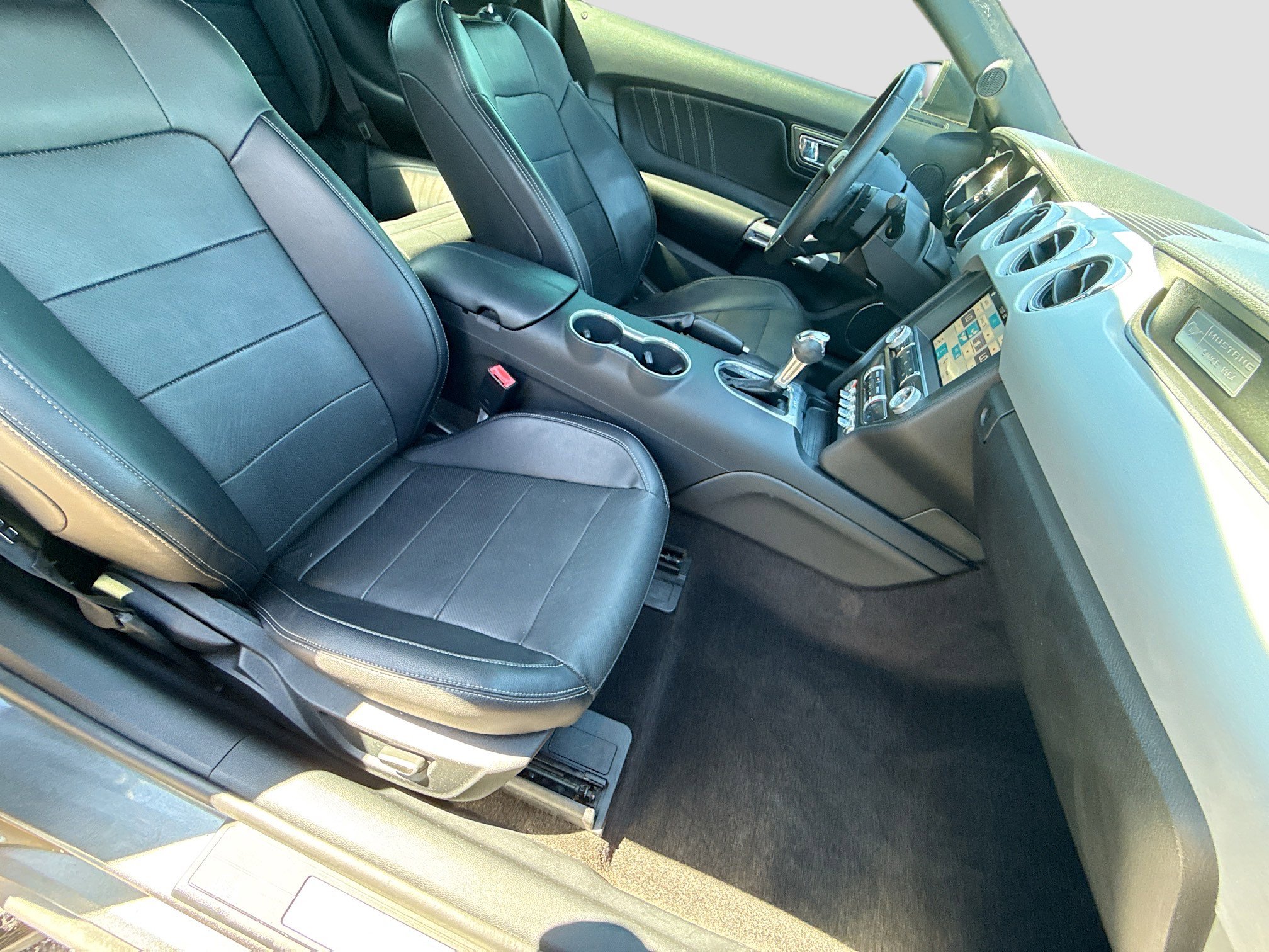 Used 2017 Ford Mustang Premium image 13