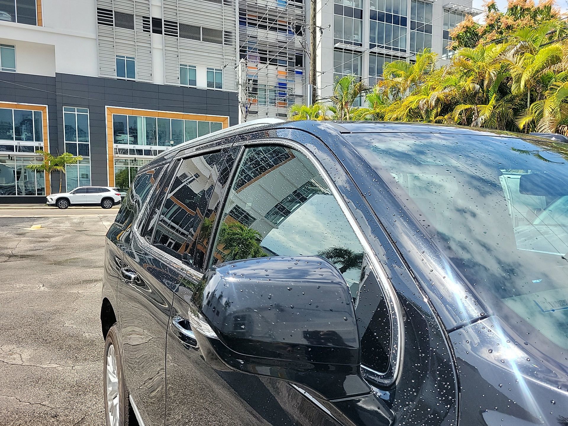 Used 2025 GMC Yukon Denali AWD/4WD image 10