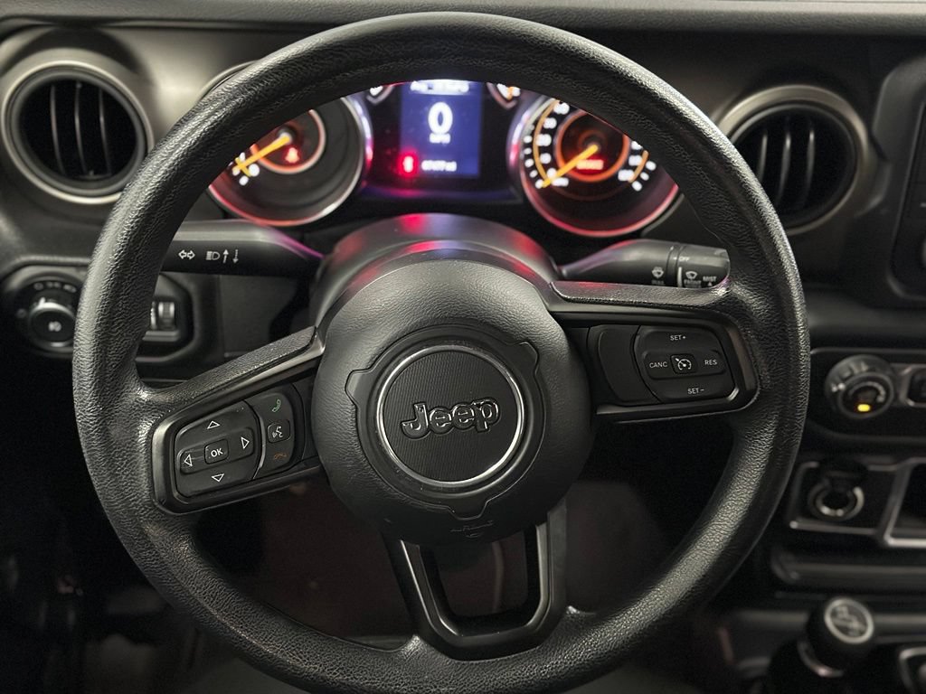 Used 2018 Jeep Wrangler Sport AWD/4WD image 5