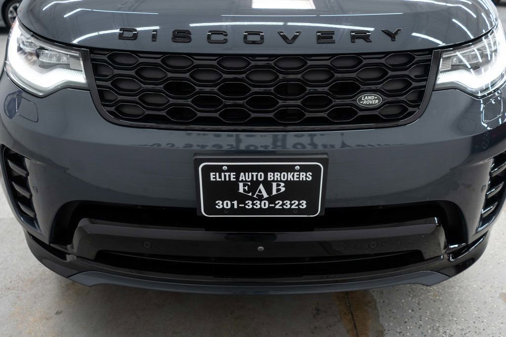 Used 2024 Land Rover Discovery Dynamic SE AWD/4WD image 46