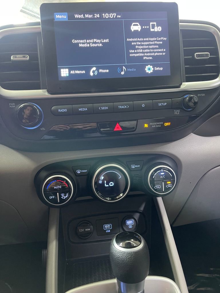 Used 2020 Hyundai Venue SEL image 18