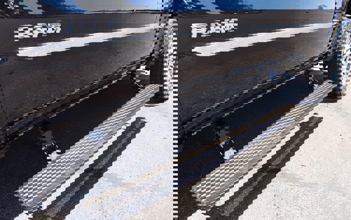 Used 2023 RAM 1500 Limited image 8