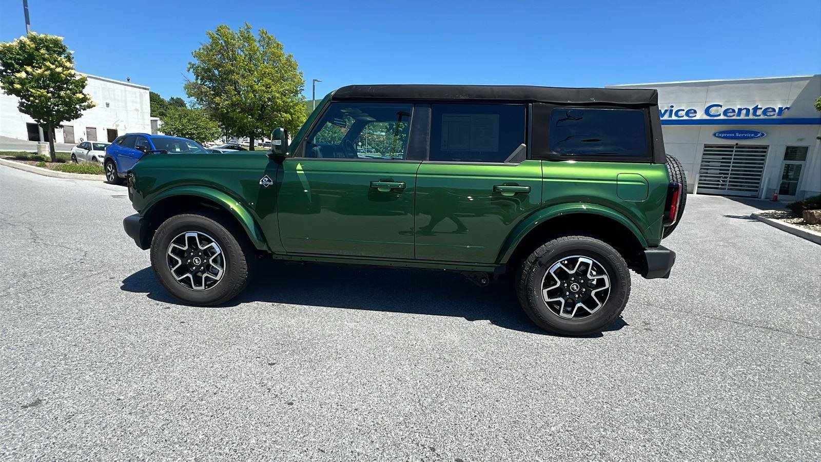 Used 2025 Ford Bronco Outer Banks AWD/4WD image 7