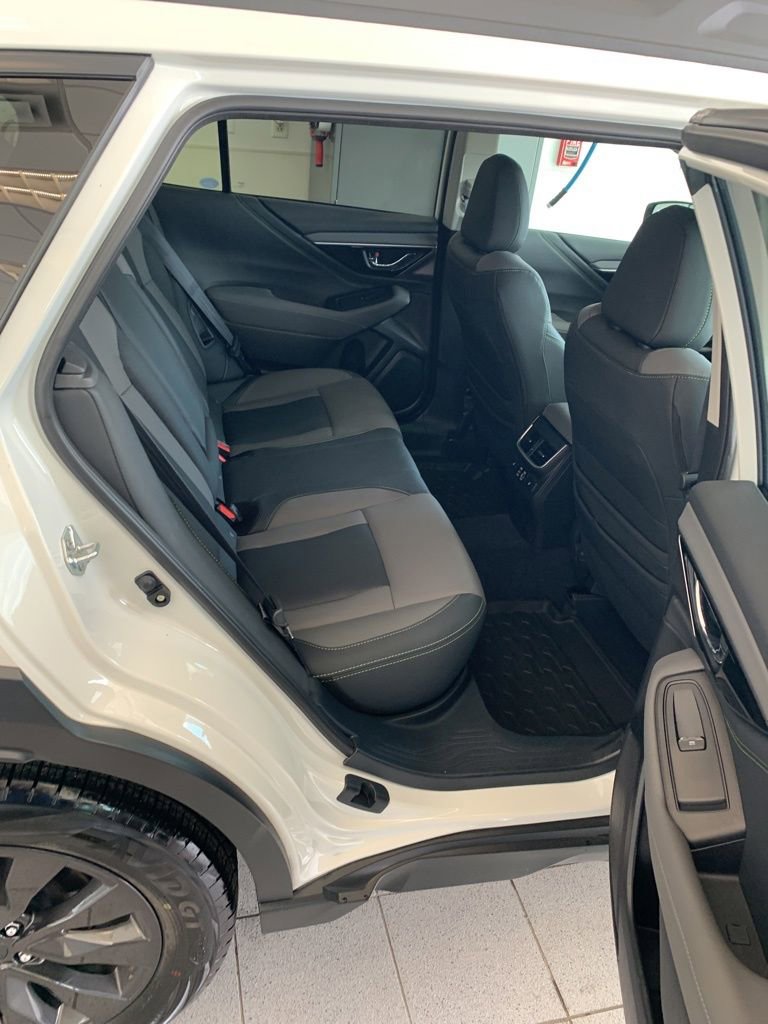 Certified 2025 Subaru Outback Onyx Edition XT w/ Popular Package #2 image 11