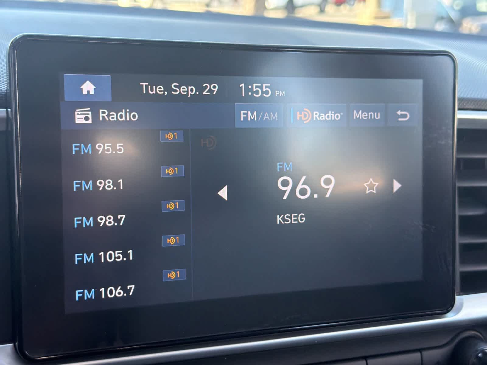 Used 2025 Hyundai Venue SEL FWD image 19