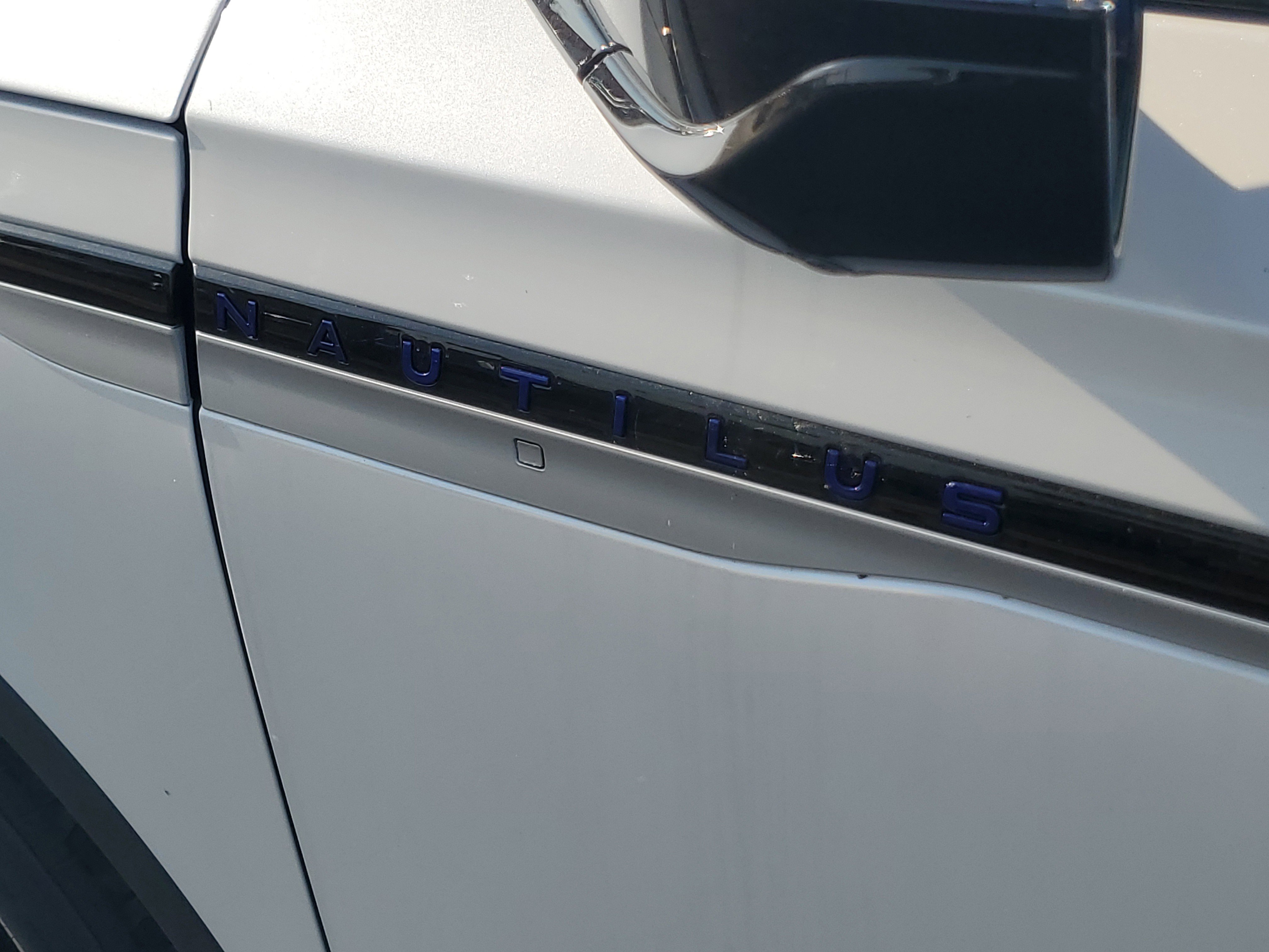 New 2026 Lincoln Nautilus Premier w/ Equipment Group 102A AWD/4WD image 7