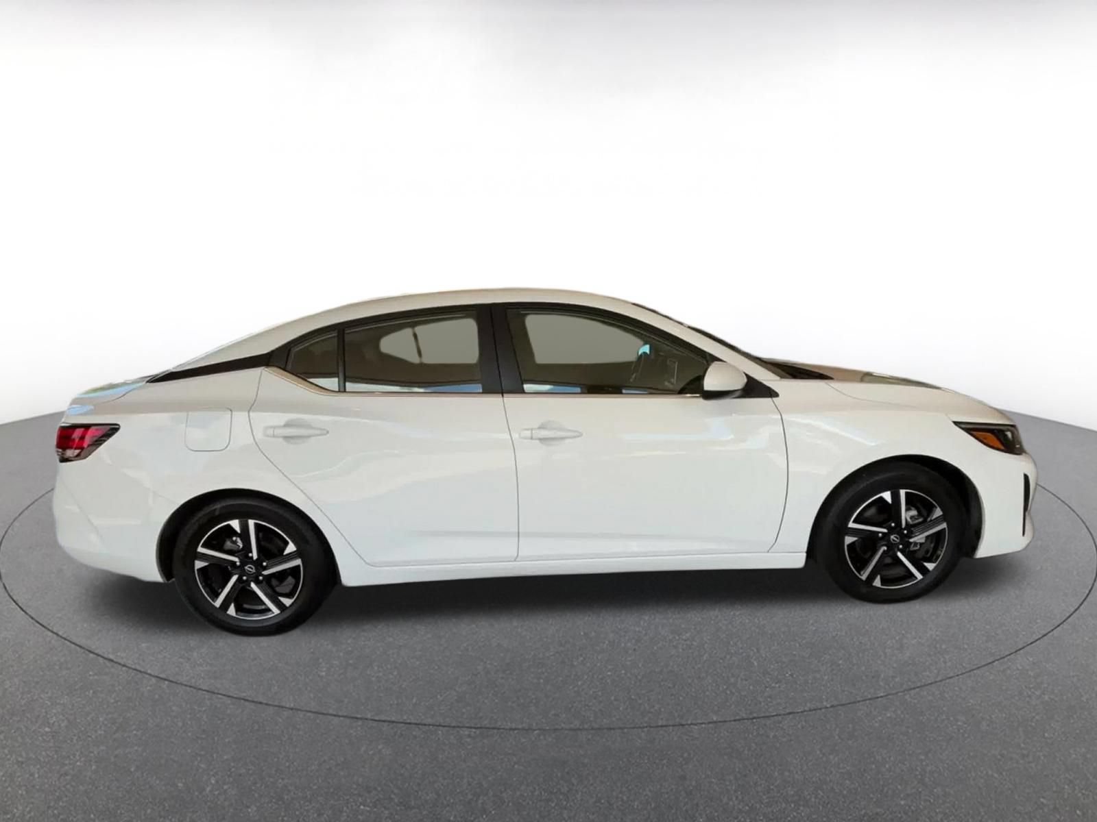 Used 2025 Nissan Sentra SV FWD image 15