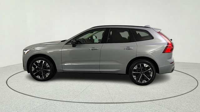 New 2026 Volvo XC60 B5 Plus w/ Climate Package AWD/4WD image 4