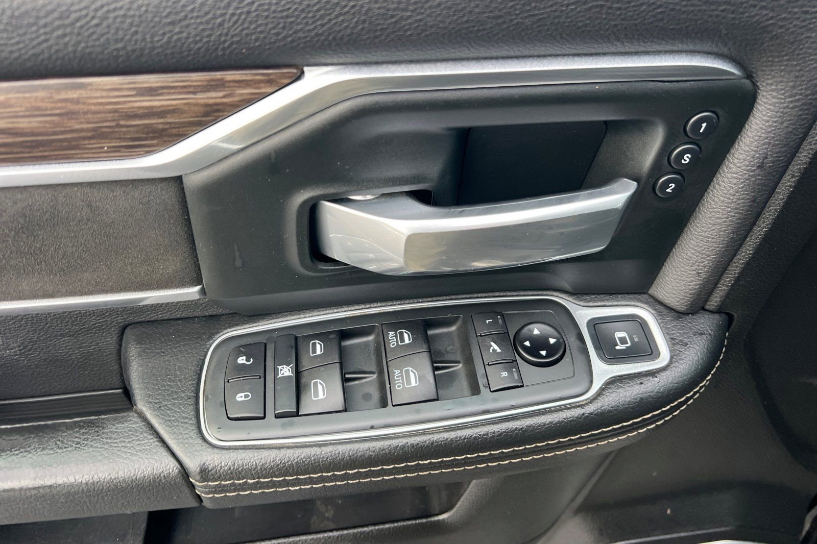 Used 2020 RAM 3500 Laramie image 11