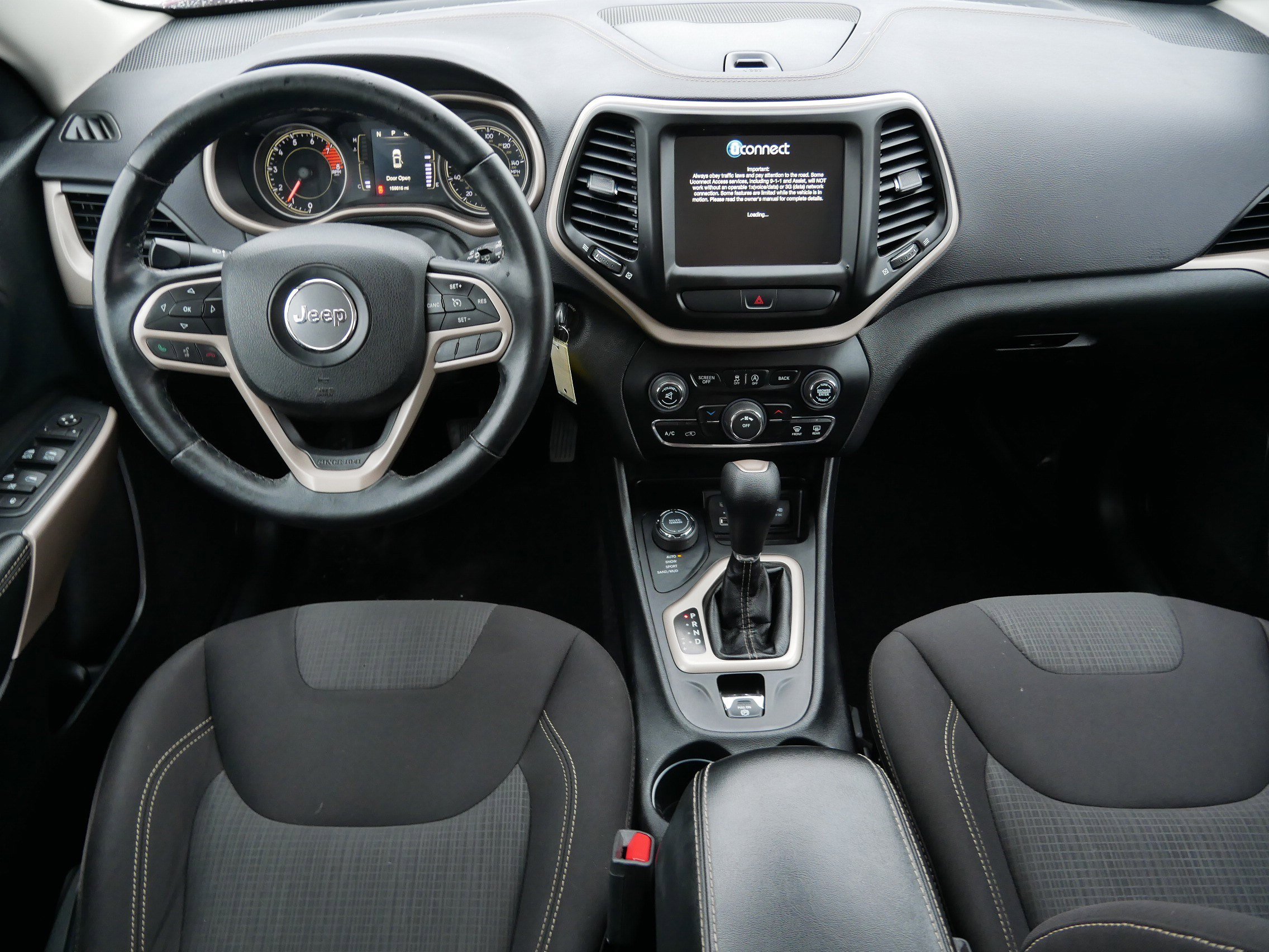 Used 2017 Jeep Cherokee Latitude image 10