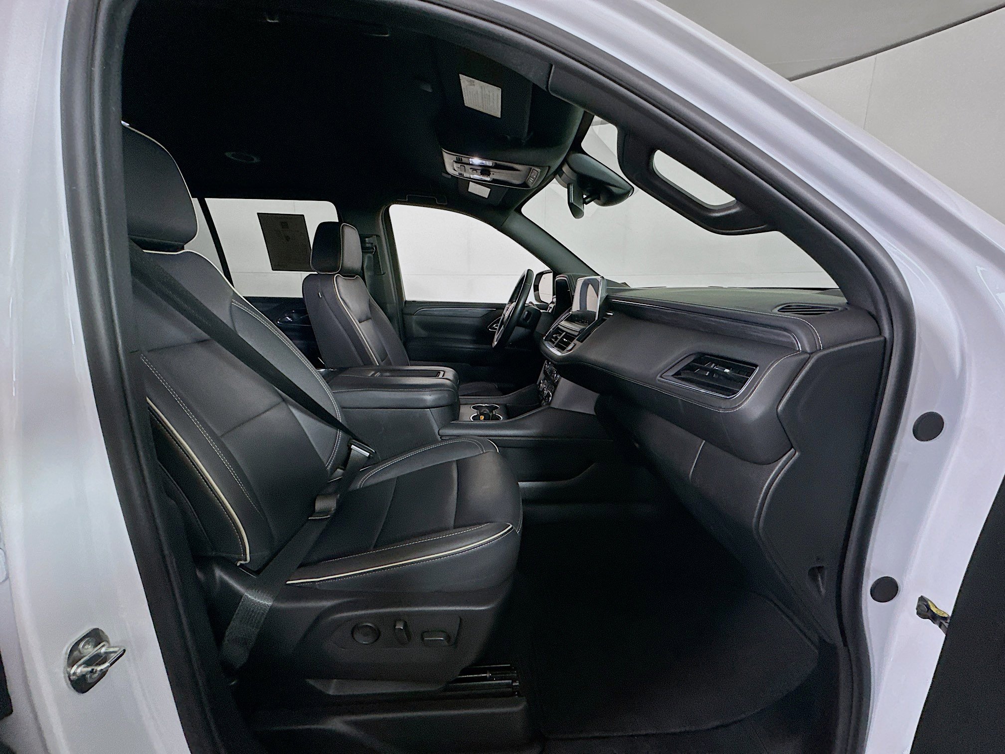 Used 2024 GMC Yukon SLT image 34