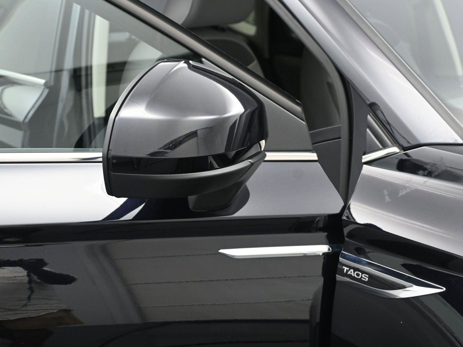 Used 2024 Volkswagen Taos SE image 17