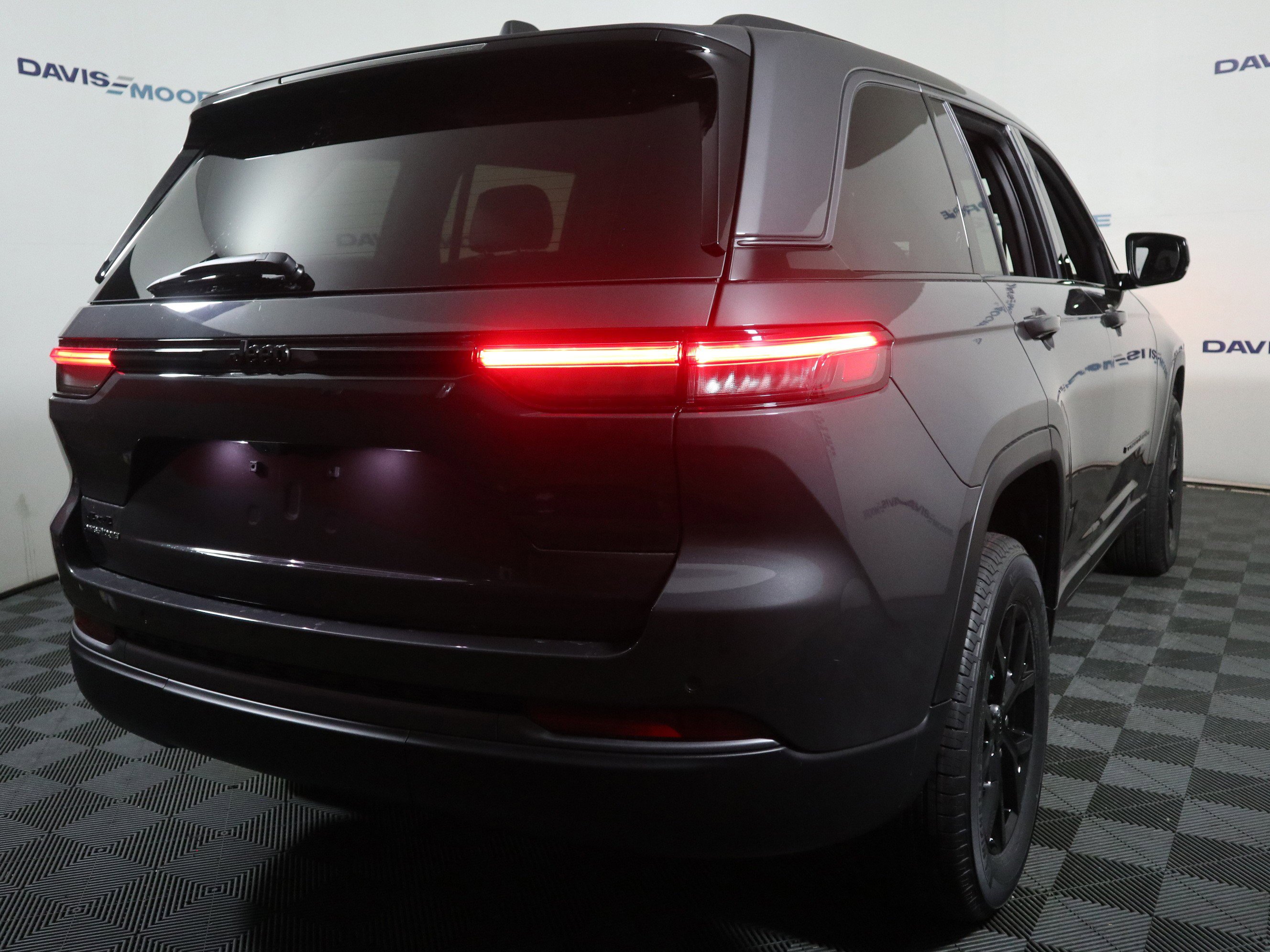 New 2026 Jeep Grand Cherokee Altitude AWD/4WD image 6