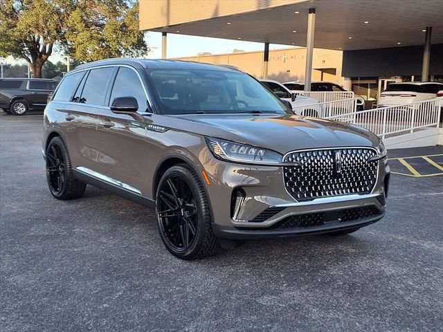 New 2026 Lincoln Aviator 2WD image 3