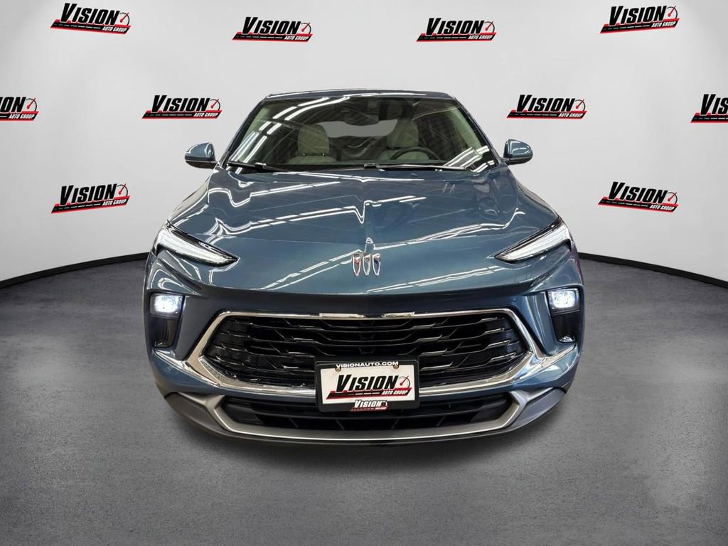 Used 2024 Buick Encore GX Preferred w/ Comfort Package image 2