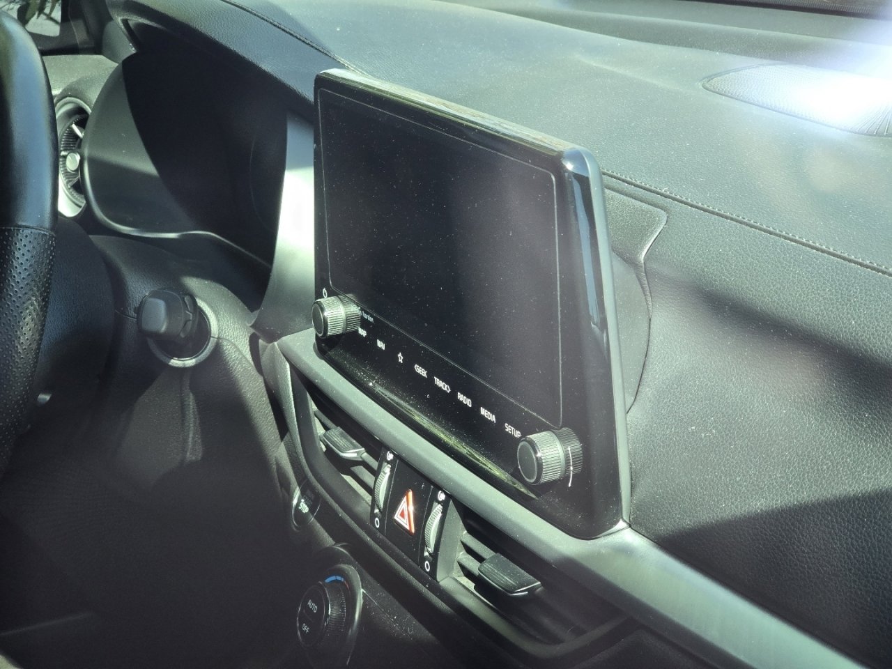 Used 2023 Kia Forte GT-Line w/ GT-Line Premium Package FWD image 17