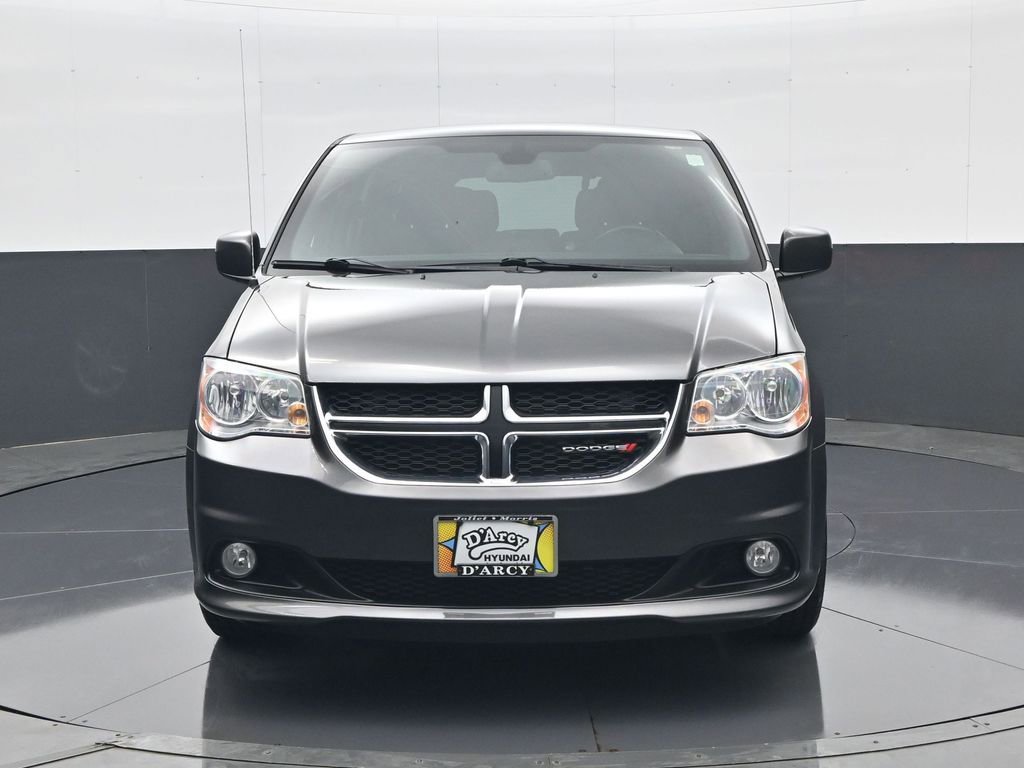 Used 2020 Dodge Grand Caravan SE image 2