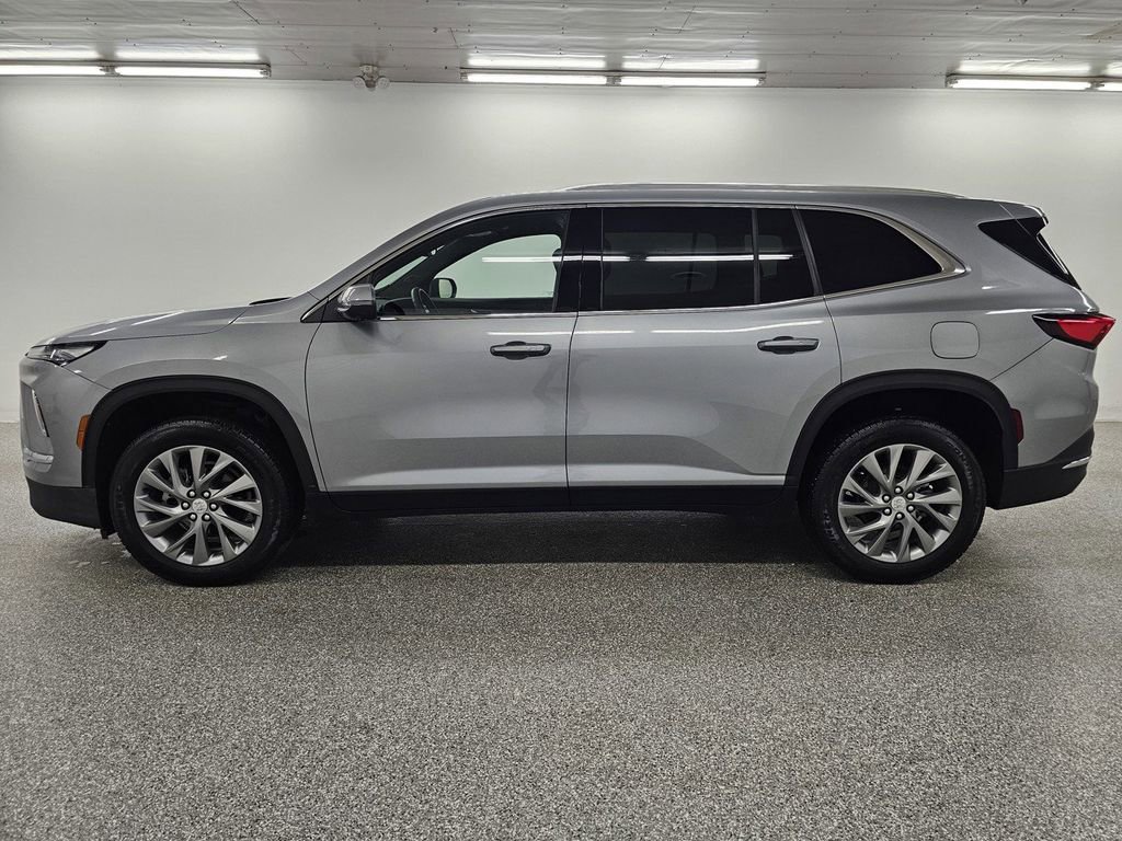 Used 2025 Buick Enclave Preferred image 7