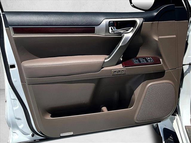 Used 2014 Lexus GX 460 w/ Premium Package image 18