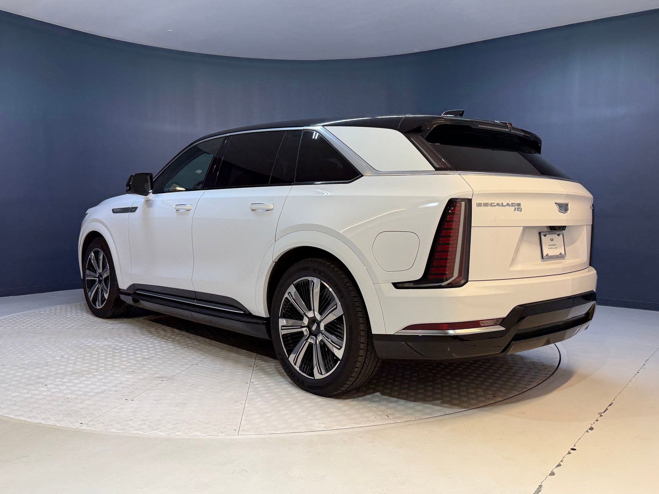 New 2025 Cadillac Escalade IQ Luxury 1 w/ Smart Trailering package image 3