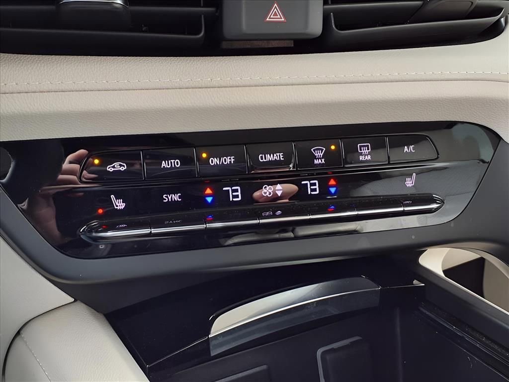 Used 2023 Buick Envision Preferred image 9