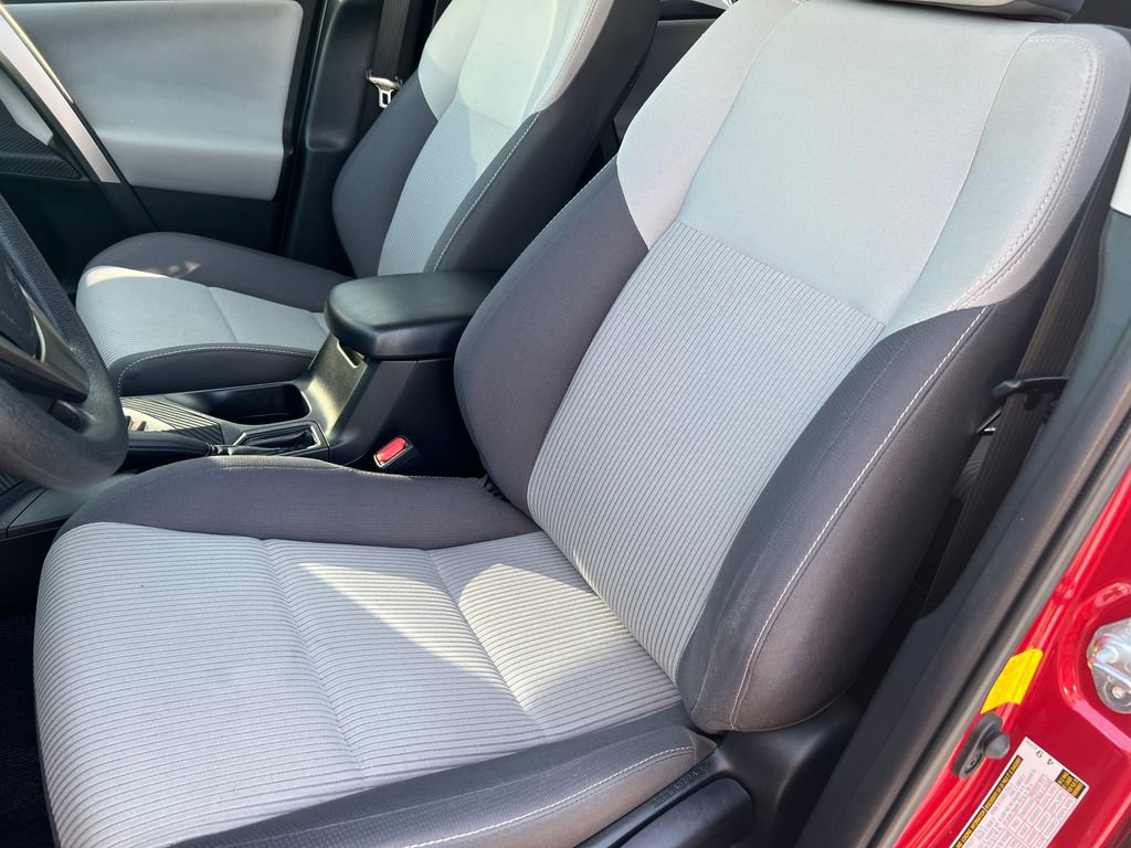 Used 2015 Toyota RAV4 XLE AWD/4WD image 11