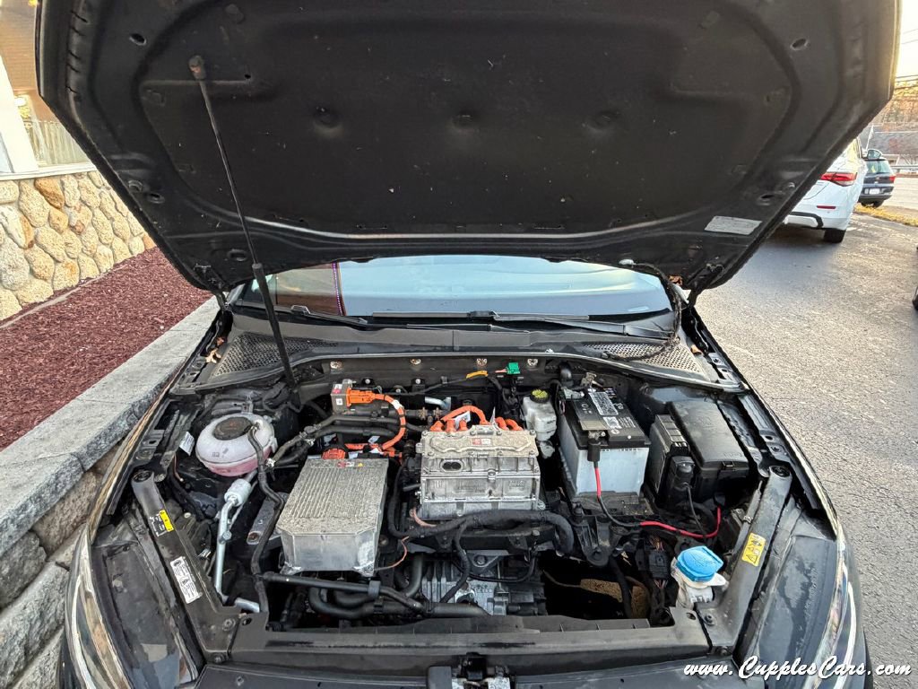 Used 2019 Volkswagen e-Golf SE w/ Driver Assistance Package FWD image 14