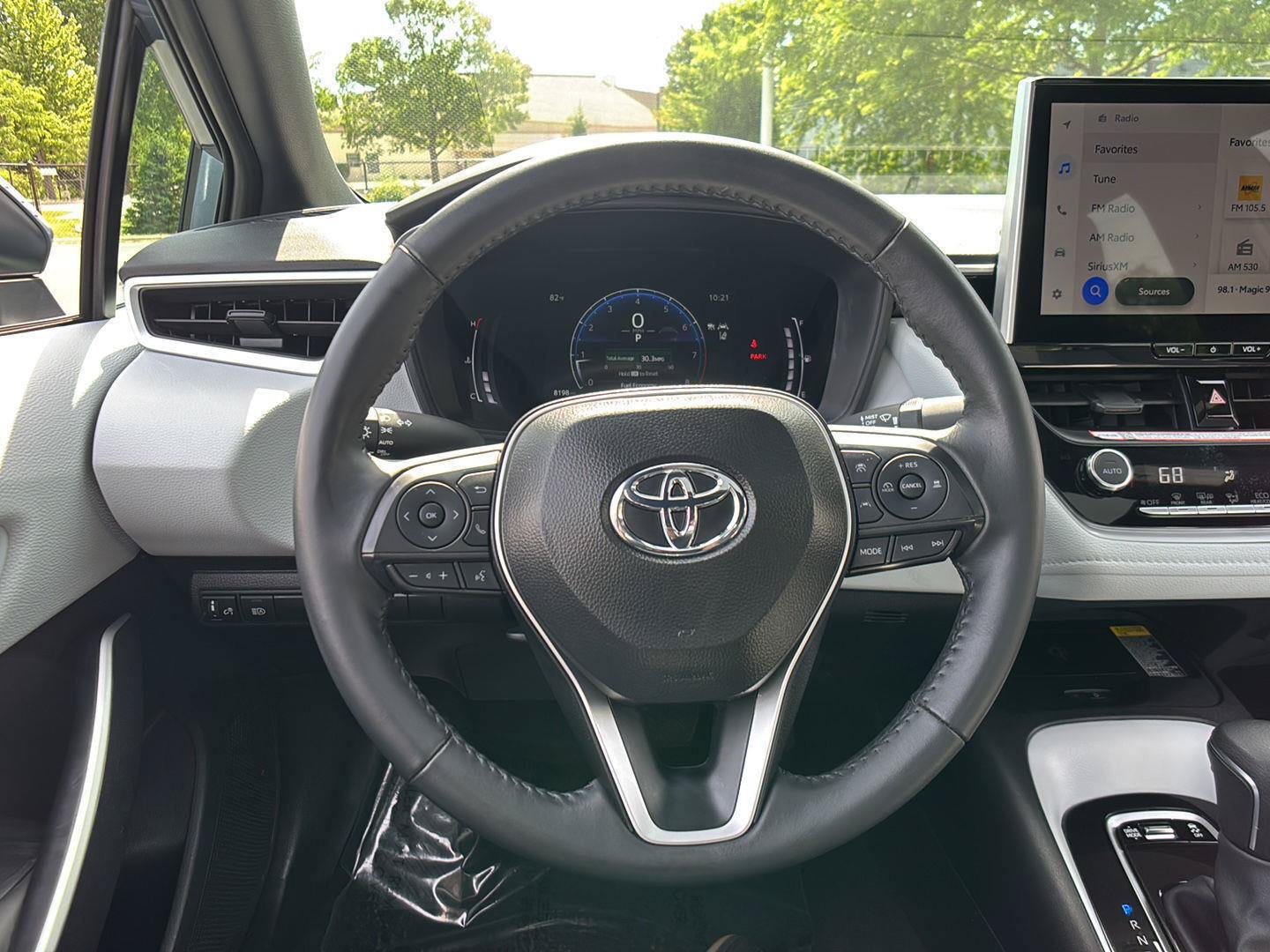 Used 2025 Toyota Corolla SE w/ SE Premium Package FWD image 29