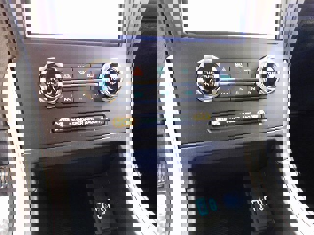 Used 2024 Ford Edge SE w/ Black Appearance Package image 24