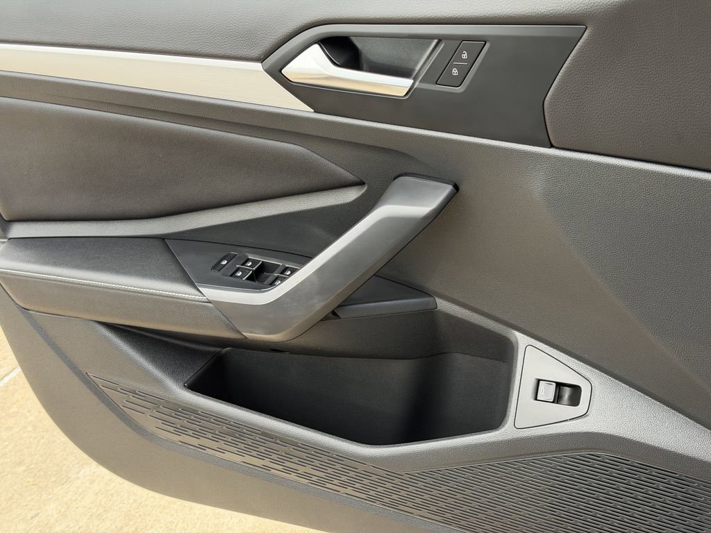Used 2025 Volkswagen Jetta Sport FWD image 24