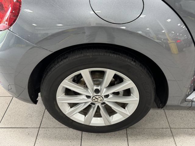 Used 2019 Volkswagen Beetle 2.0T SE FWD image 13