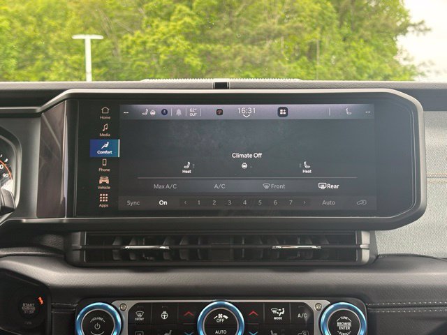 Used 2024 Jeep Wrangler Unlimited Sahara w/ Safety Group AWD/4WD image 18