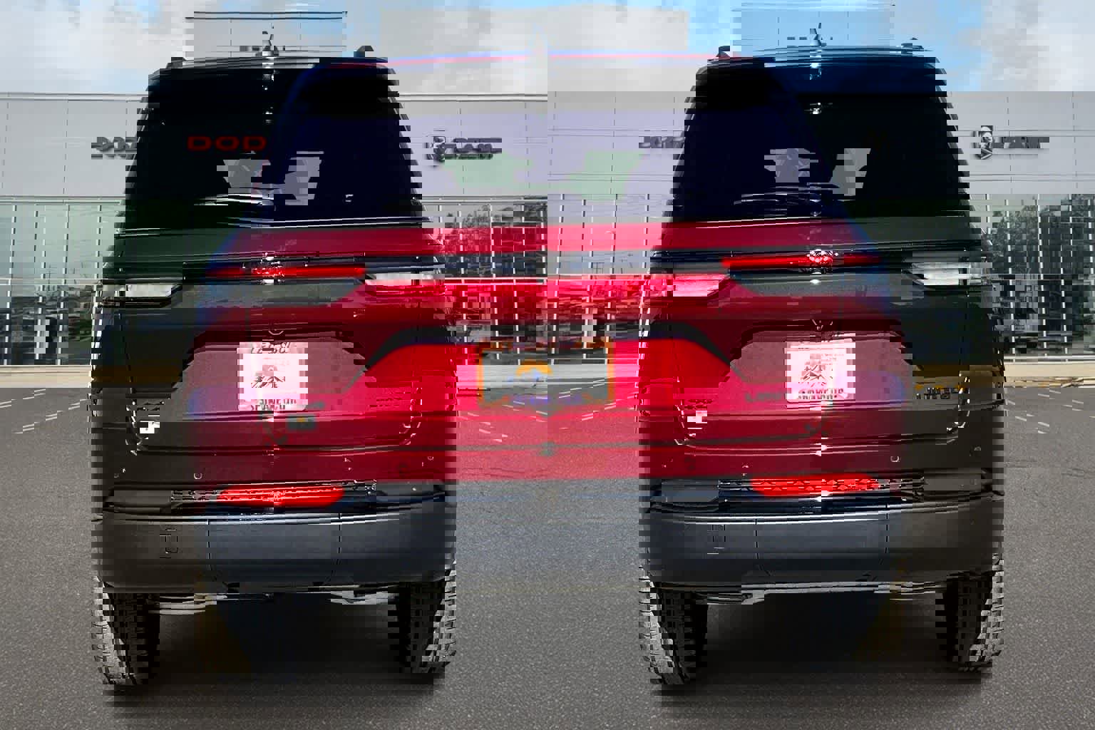 New 2025 Jeep Grand Cherokee Limited w/ Luxury Tech Group II image 5