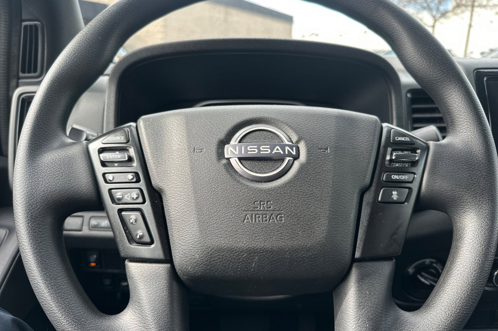 Used 2023 Nissan Frontier SV w/ Midnight Edition Package image 28