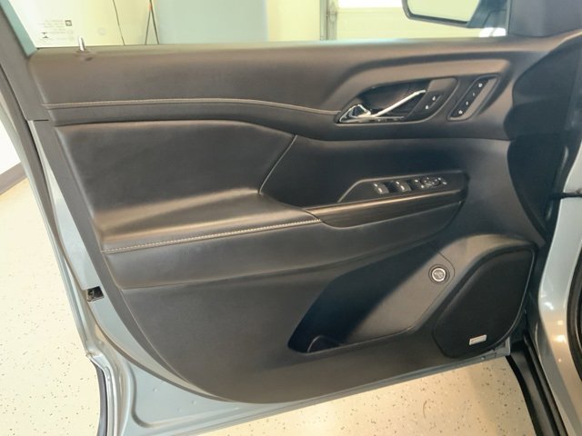 Used 2023 GMC Acadia SLT w/ Technology Package image 49