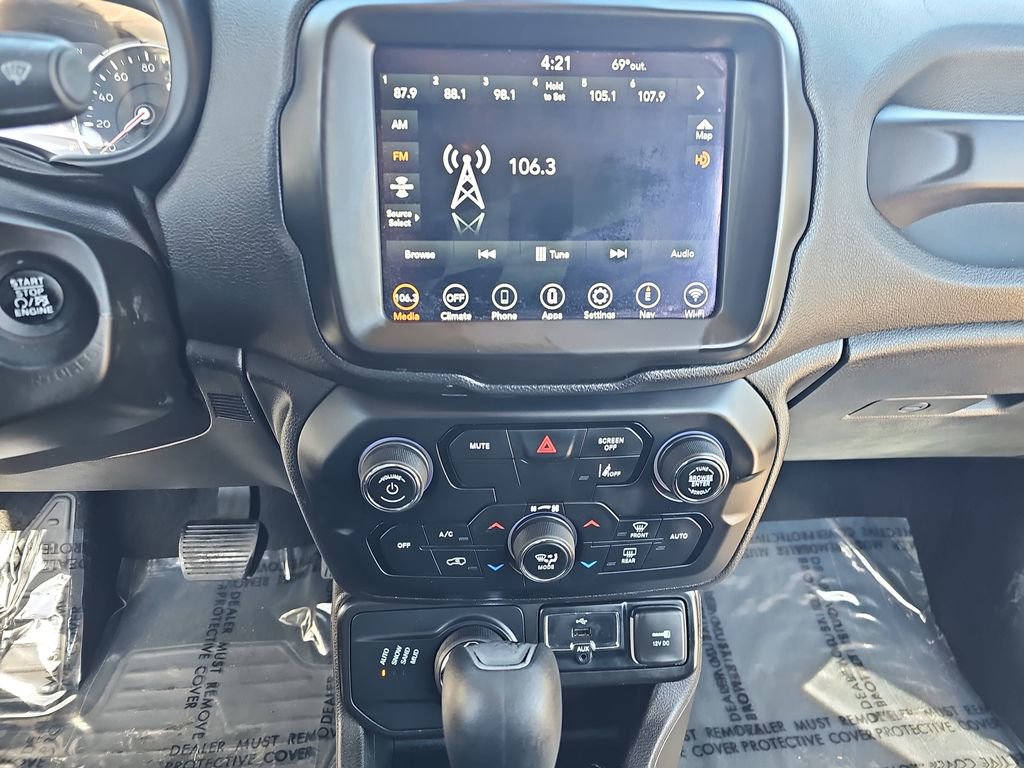 Used 2022 Jeep Renegade Latitude AWD/4WD image 19