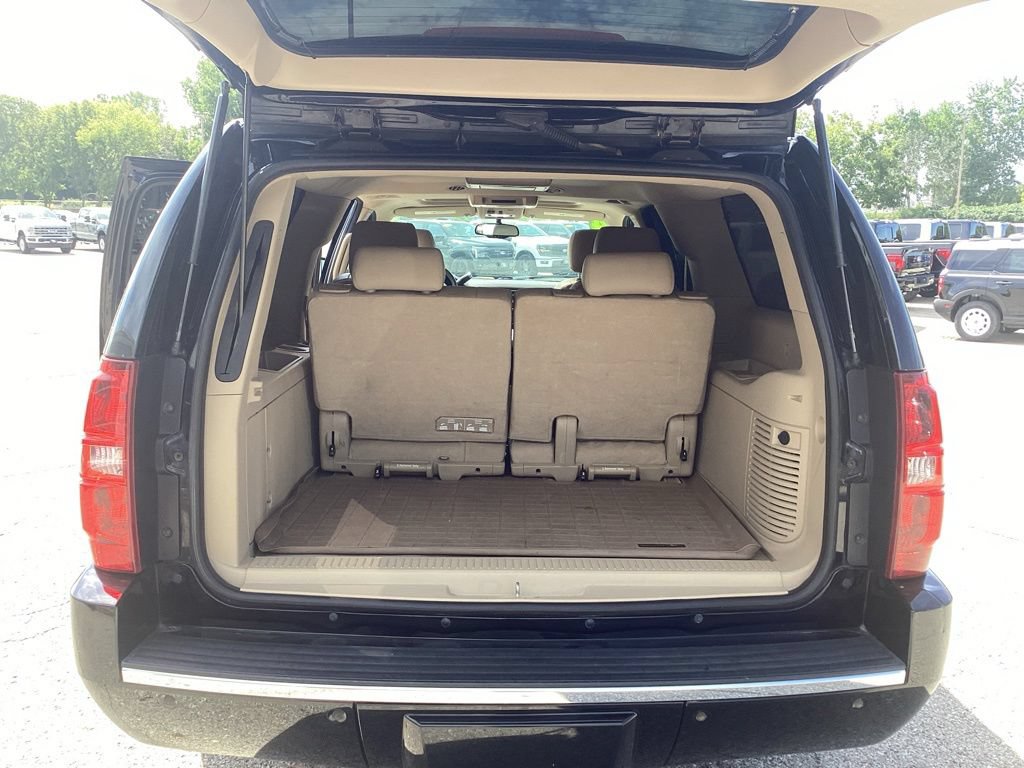 Used 2014 Chevrolet Suburban LTZ AWD/4WD image 10