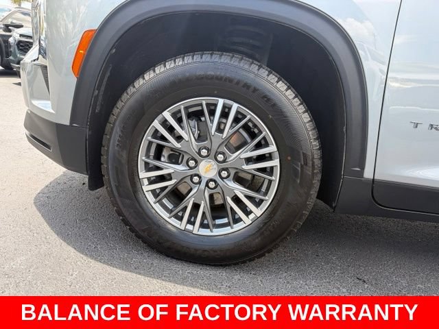 Used 2025 Chevrolet Traverse LT AWD/4WD image 9