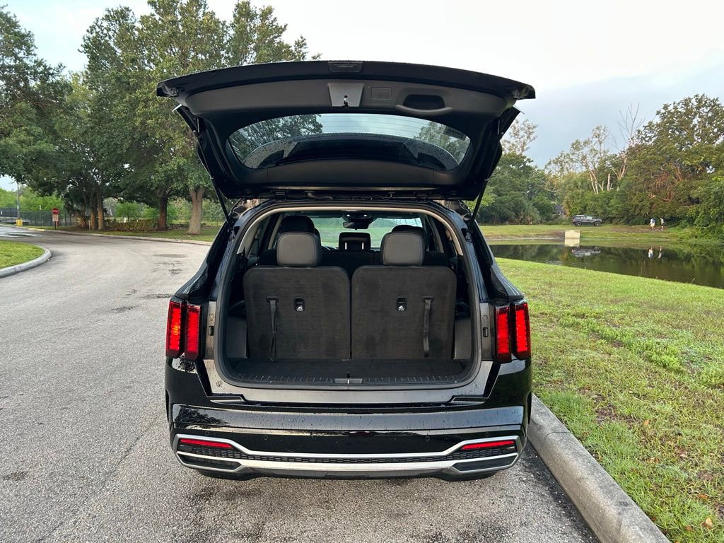 Used 2022 Kia Sorento S w/ Panoramic Sunroof Package FWD image 10