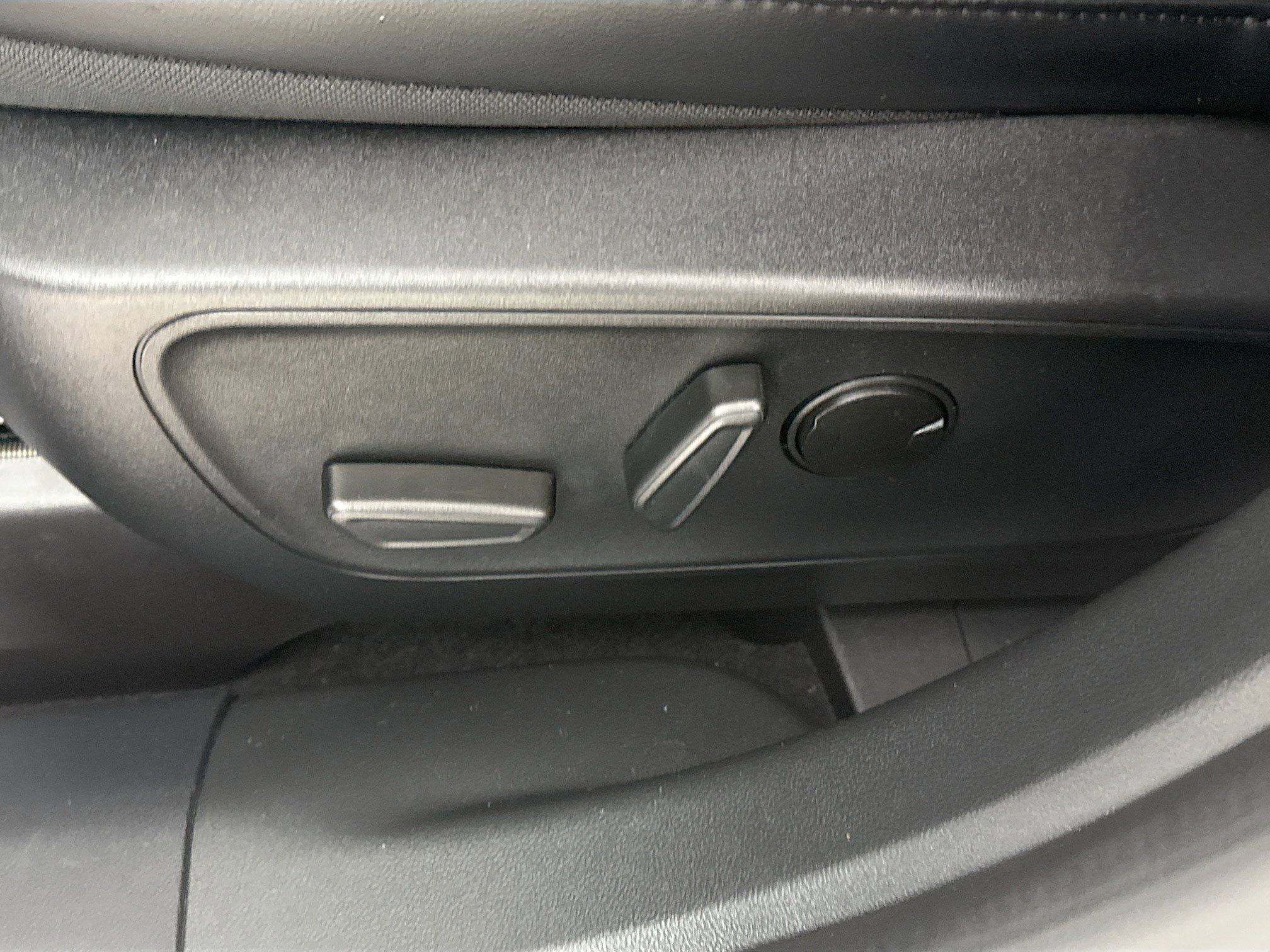 Used 2024 Ford Escape ST-Line w/ Equipment Group 301A image 22