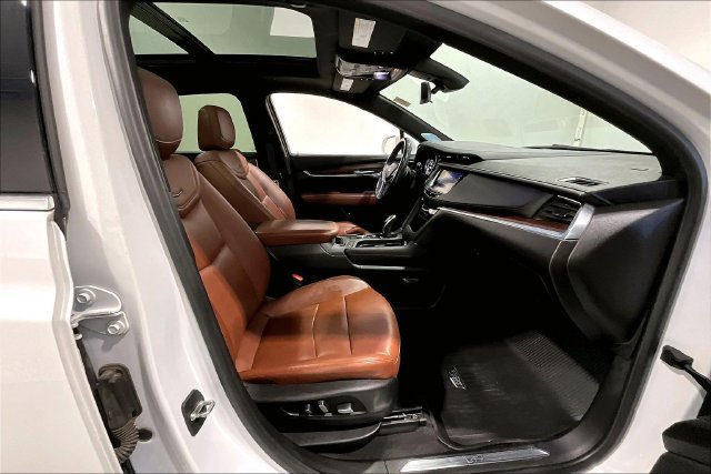 Used 2020 Cadillac XT5 Premium Luxury AWD/4WD image 34