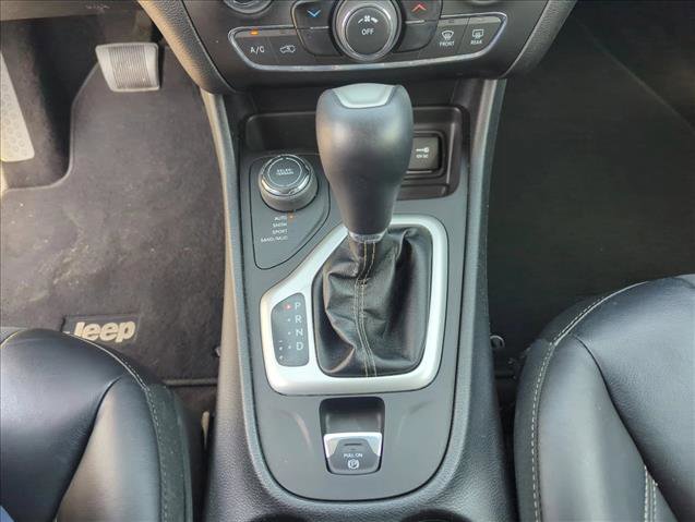 Used 2018 Jeep Cherokee Latitude Plus image 13