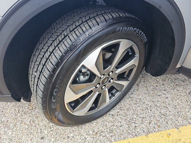Used 2023 Ford Escape Platinum image 32