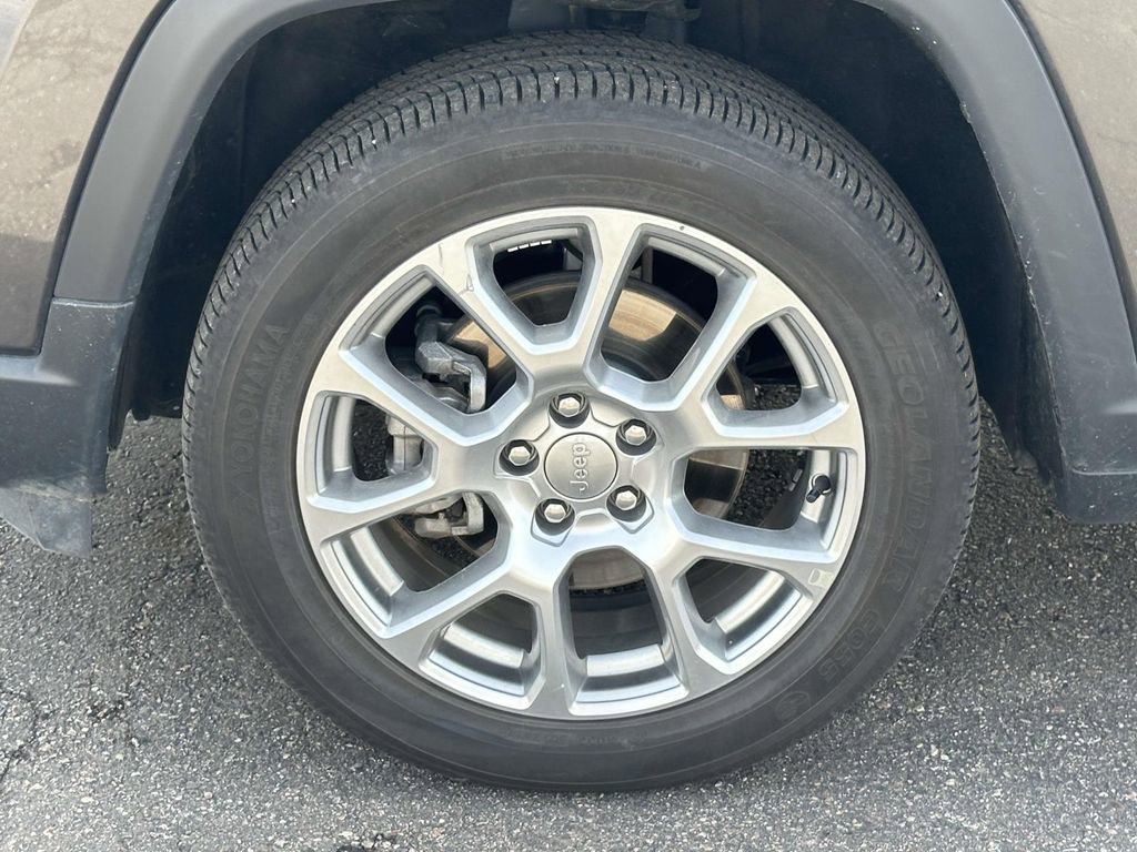 Used 2022 Jeep Compass Latitude w/ Sun and Sound Group image 9