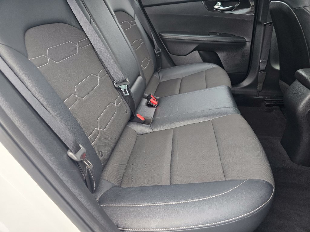 Used 2023 Kia Forte GT-Line w/ GT-Line Premium Package FWD image 18